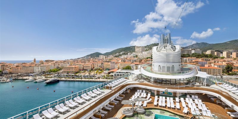 Oceania VISTA-oc-a-pool-deck-architecture-1_orig