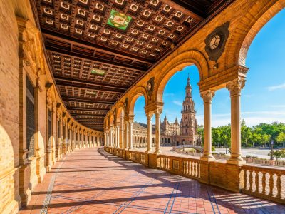 The,Beautiful,Plaza,De,Espana,In,Seville,On,A,Sunny